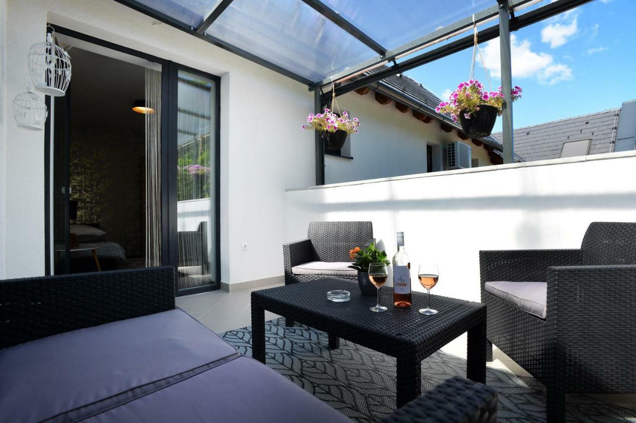 One Luxury Suites إغير المظهر الخارجي الصورة